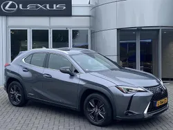 Grijs Gebruikt 2020 Lexus UX 250h Business Edition SUV | € 23.900 (Goede deal)