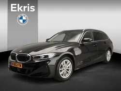 Zwart Gebruikt 2023 BMW 320 Stationwagen | € 35.900 (Goede deal)