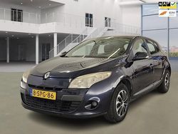 Blauw Gebruikt 2010 Renault Mégane III Expression Hatchback | € 2.199 (Eerlijke prijs)