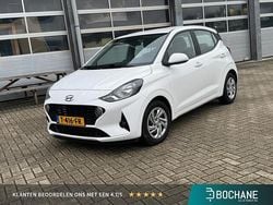 Atlas white (saw) Gebruikt 2023 Hyundai i10 Comfort Hatchback | € 13.200 (Eerlijke prijs)