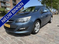 Blauw Gebruikt 2013 Opel Astra Edition Hatchback | € 4.950 (Eerlijke prijs)