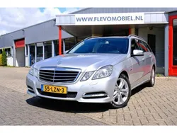 Grijs, metallic lak Gebruikt 2010 Mercedes E200 Avantgarde Stationwagen | € 11.750 (Duur)