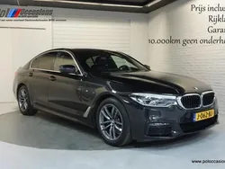 Zwart, metallic lak Gebruikt 2020 BMW 520 M Sport Sedan | € 35.600 (Eerlijke prijs)