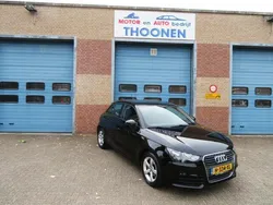 Zwart, metallic lak Gebruikt 2013 Audi A1 Sportback Attraction Hatchback | € 10.250 (Eerlijke prijs)
