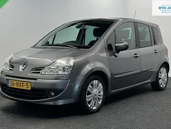 Grijs Gebruikt 2011 Renault Modus Dynamique MPV | € 4.000 (Eerlijke prijs)