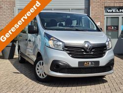 Grijs Gebruikt 2016 Renault Trafic Authentique MPV | € 18.900