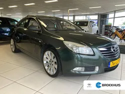 Groen Gebruikt 2010 Opel Insignia Executive Sedan | € 8.900 (Eerlijke prijs)