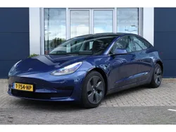 Blauw Gebruikt 2023 Tesla Model 3 Standard Range Sedan | € 29.400 (Eerlijke prijs)