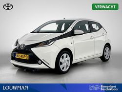 Wit Gebruikt 2017 Toyota Aygo X-play Hatchback | € 10.945 (Iets duurder)