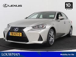 Grijs Gebruikt 2018 Lexus IS300h Business Edition Sedan | € 23.495 (Eerlijke prijs)
