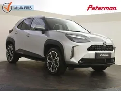 Grijs, metallic lak Gebruikt 2022 Toyota Yaris Cross Executive SUV | € 27.899 (Eerlijke prijs)
