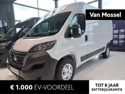 Wit Nieuw 2024 Fiat E-Ducato Van | € 39.990