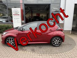 Rood Gebruikt 2021 Toyota Yaris Hybrid Edition Hatchback | € 22.390 (Duur)