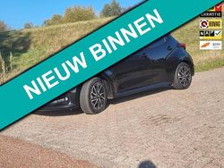 Zwart Gebruikt 2023 Toyota Yaris Hatchback | € 22.950 (Eerlijke prijs)