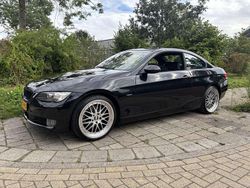 Zwart Gebruikt 2007 BMW 320 Coupé | € 5.950 (Eerlijke prijs)