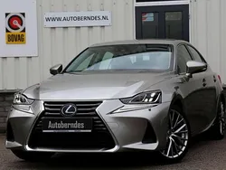 Grijs, metallic lak Gebruikt 2021 Lexus IS300 Sedan | € 35.900