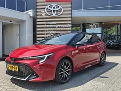 Rood Gebruikt 2023 Toyota Corolla Plus Stationwagen | € 33.900 (Eerlijke prijs)