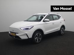 Wit Gebruikt 2023 MG ZS Comfort Sedan | € 20.995 (Eerlijke prijs)
