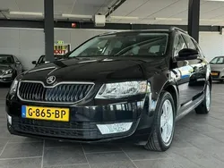 Zwart Gebruikt 2015 Skoda Octavia Business Line Stationwagen | € 10.950 (Duur)