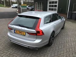 Grijs, metallic lak Gebruikt 2019 Volvo V90 R-Design Stationwagen | € 35.400 (Eerlijke prijs)