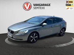 Grijs Gebruikt 2019 Volvo V40 Inscription Stationwagen | € 16.950 (Eerlijke prijs)