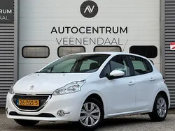 Wit, metallic lak Gebruikt 2012 Peugeot 208 Hatchback | € 4.750 (Eerlijke prijs)