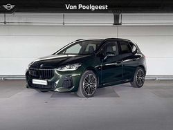 Groen, metallic lak Gebruikt 2024 BMW 218 Active Tourer Executive MPV | € 44.500