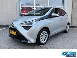 Grijs Gebruikt 2022 Toyota Aygo X-play Hatchback | € 13.790 (Goede deal)