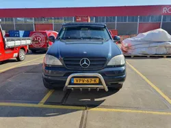 Blauw Gebruikt 2001 Mercedes ML320 SUV | € 5.900 (Duur)