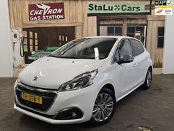 Wit Gebruikt 2018 Peugeot 208 Allure Hatchback | € 11.950 (Eerlijke prijs)