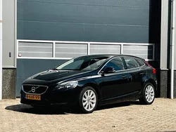 Zwart Gebruikt 2013 Volvo V40 Momentum Stationwagen | € 7.250 (Eerlijke prijs)
