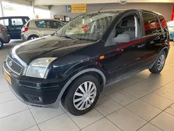 Zwart Gebruikt 2005 Ford Fusion Futura MPV | € 1.999 (Eerlijke prijs)