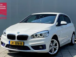Wit Gebruikt 2016 BMW 218 Sport Line Stationwagen | € 12.899 (Eerlijke prijs)