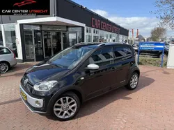 Zwart, metallic lak Gebruikt 2013 VW cross up! Hatchback | € 7.950 (Iets duurder)