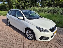 Wit Gebruikt 2017 Peugeot 308 Stationwagen | € 9.690 (Eerlijke prijs)