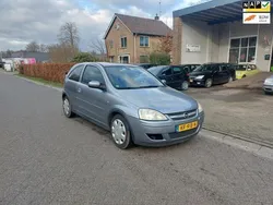 Grijs Gebruikt 2005 Opel Corsa Essentia Hatchback | € 699 (Eerlijke prijs)