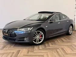 Grijs Gebruikt 2015 Tesla Model S Performance Sedan | € 21.988 (Eerlijke prijs)