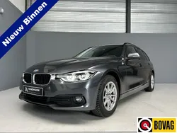 Grijs Gebruikt 2017 BMW 318 Executive Stationwagen | € 16.498