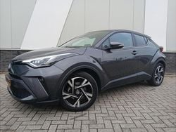 Grijs Gebruikt 2022 Toyota C-HR Style SUV | € 26.499 (Eerlijke prijs)