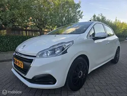 Wit Gebruikt 2019 Peugeot 208 Allure Hatchback | € 7.495 (Super prijs)