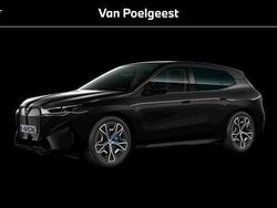 Saphirschwarz metallic (zwart metallic) Gebruikt 2022 BMW iX Comfort Edition SUV | € 44.900 (Goede deal)