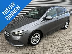 Grijs Gebruikt 2019 Mercedes B180 MPV | € 23.950 (Eerlijke prijs)