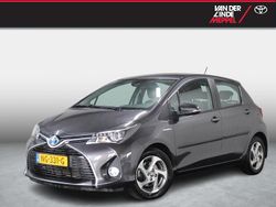 Grijs Gebruikt 2017 Toyota Yaris Hybrid Trend Hatchback | € 16.450 (Eerlijke prijs)