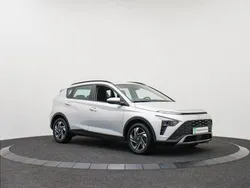 Sleek silver (zilver metallic) Gebruikt 2022 Hyundai Bayon Comfort SUV | € 19.750 (Eerlijke prijs)