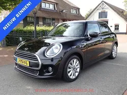 Zwart Gebruikt 2020 Mini ONE Pepper Hatchback | € 15.900 (Eerlijke prijs)