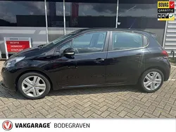 Zwart Gebruikt 2019 Peugeot 208 Signature Sky Hatchback | € 8.750 (Eerlijke prijs)