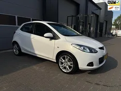 Wit Gebruikt 2009 Mazda 2 Hatchback | € 4.995 (Eerlijke prijs)