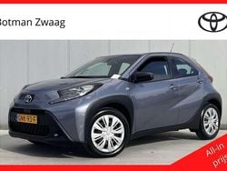 Grijs Gebruikt 2024 Toyota Aygo Play Hatchback | € 18.999 (Eerlijke prijs)
