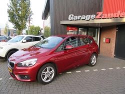 Rood Gebruikt 2017 BMW 220 Executive MPV | € 16.950 (Goede deal)