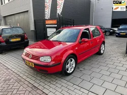 Rood, metallic lak Gebruikt 2001 VW Golf IV Trendline Hatchback | € 2.499 (Eerlijke prijs)